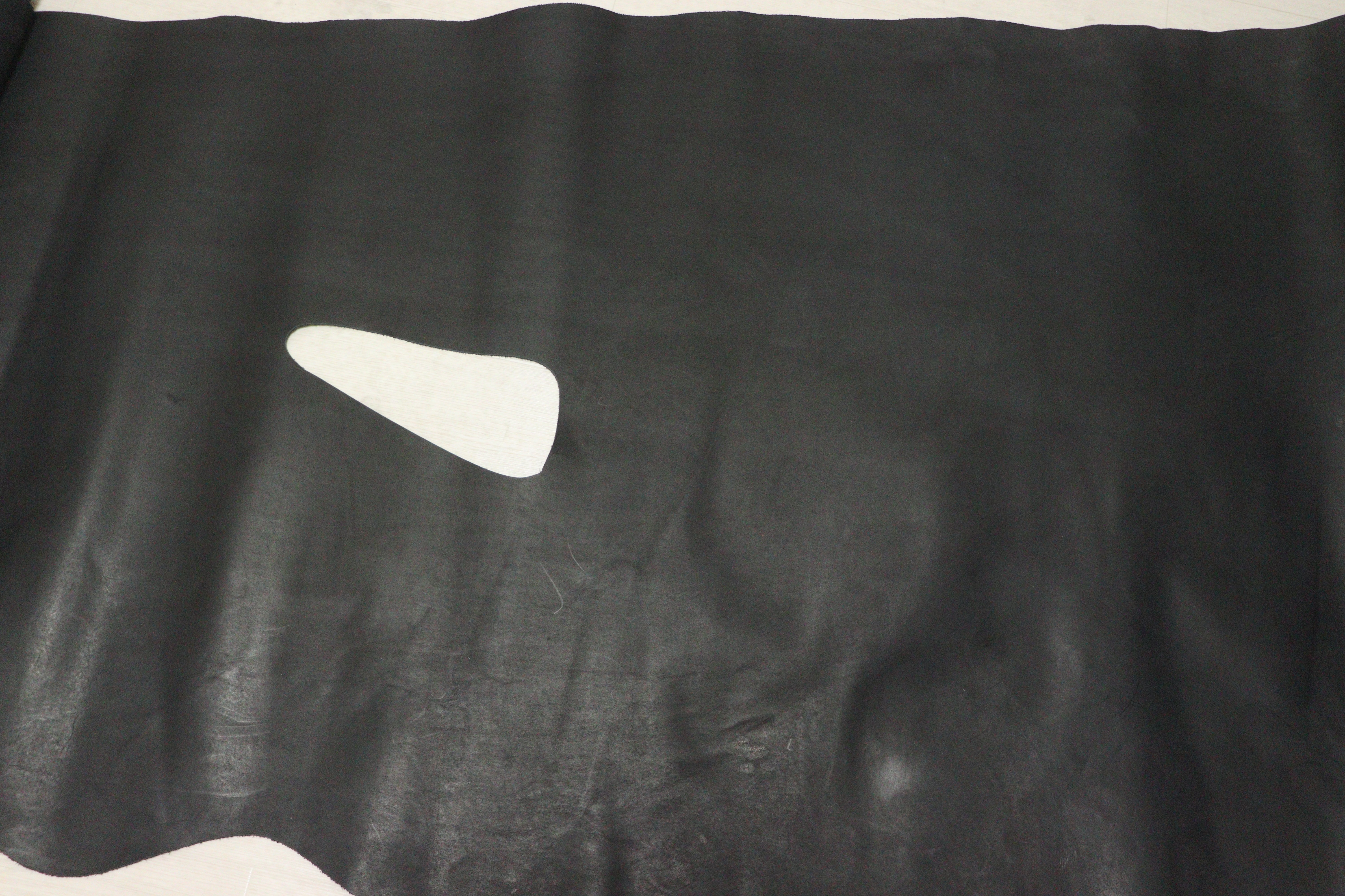 ds33円!クラフトの定番！ヌメ革 ブラック 素上げ 210ds – 【レザー