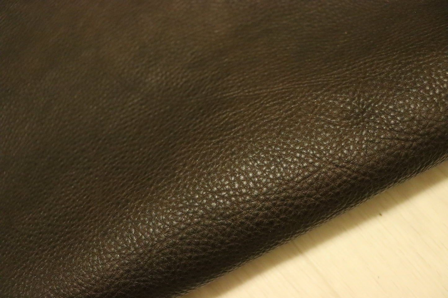 ds75円！新入荷！上質！ダコタヌメ　ビターブラウン　ショルダー　135ds
