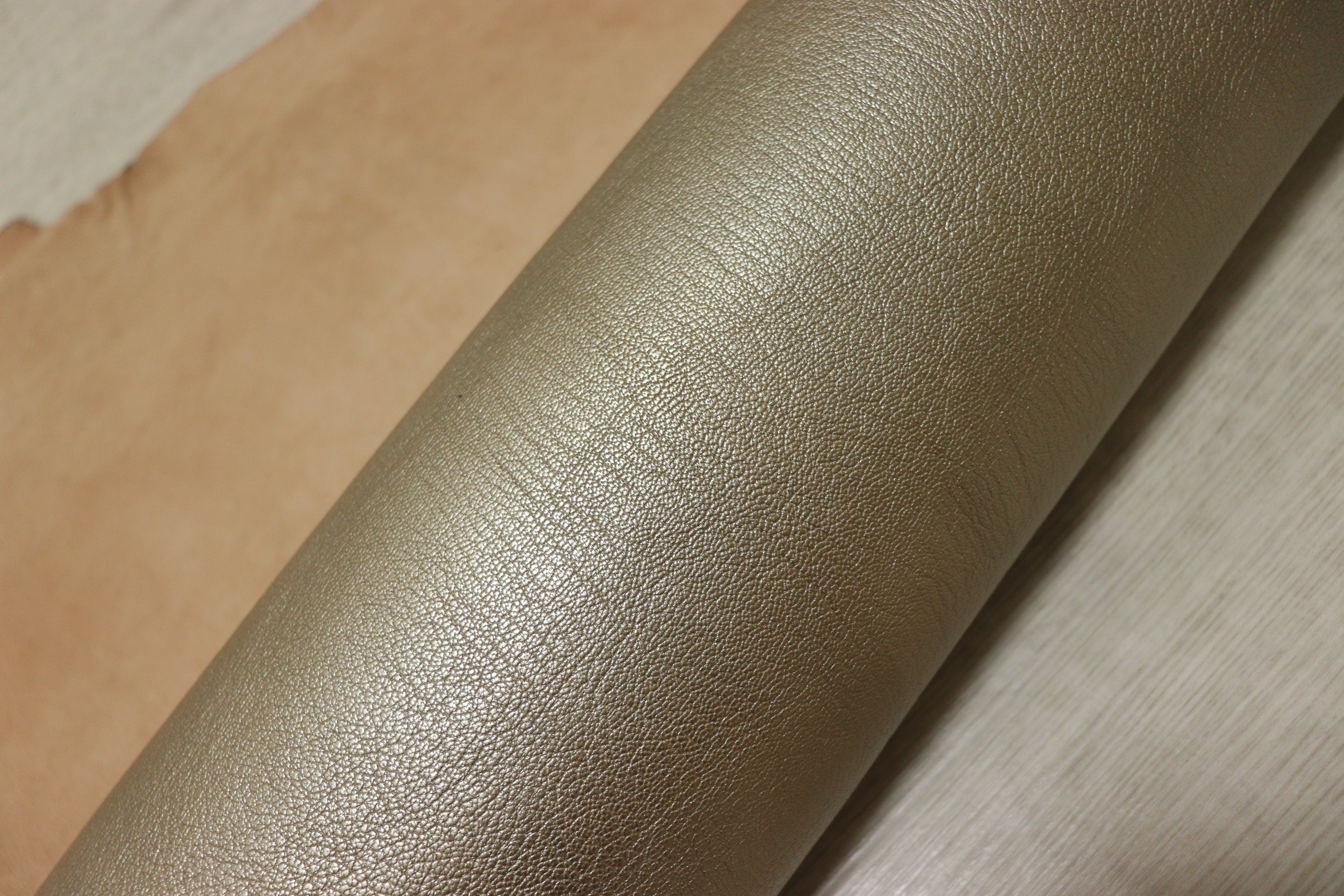 砂金637個 Single Handle Kitchen Pull-Down Faucet w/ Soap Dispenser in