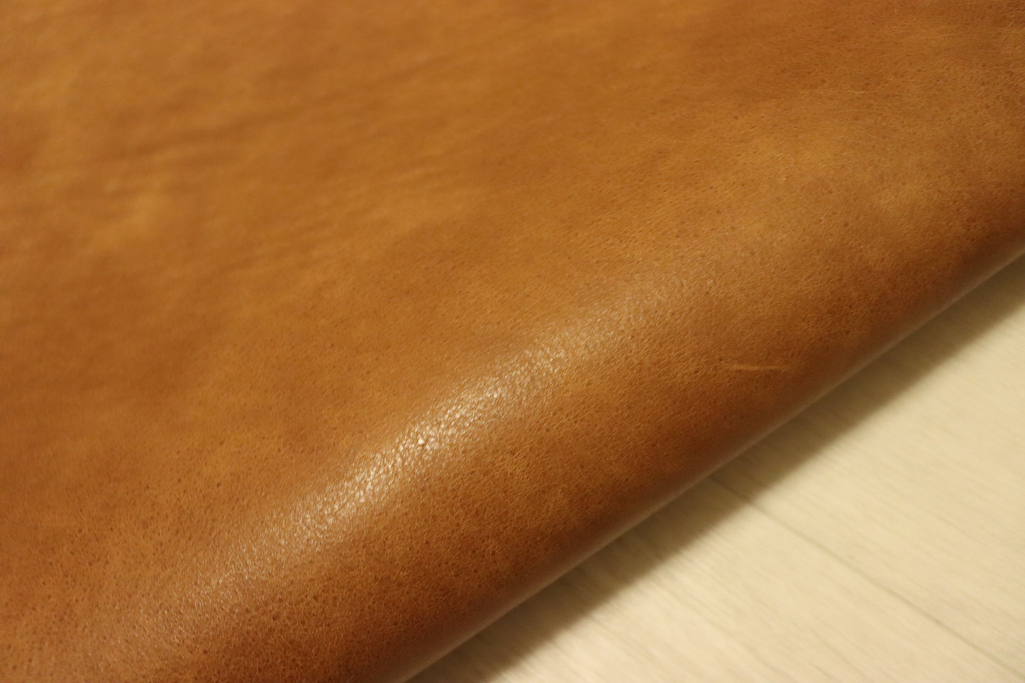ds72円！ 新入荷！上質！キャメルブラウン　オイルヌメ　アンチック加工　ショルダー　147ds