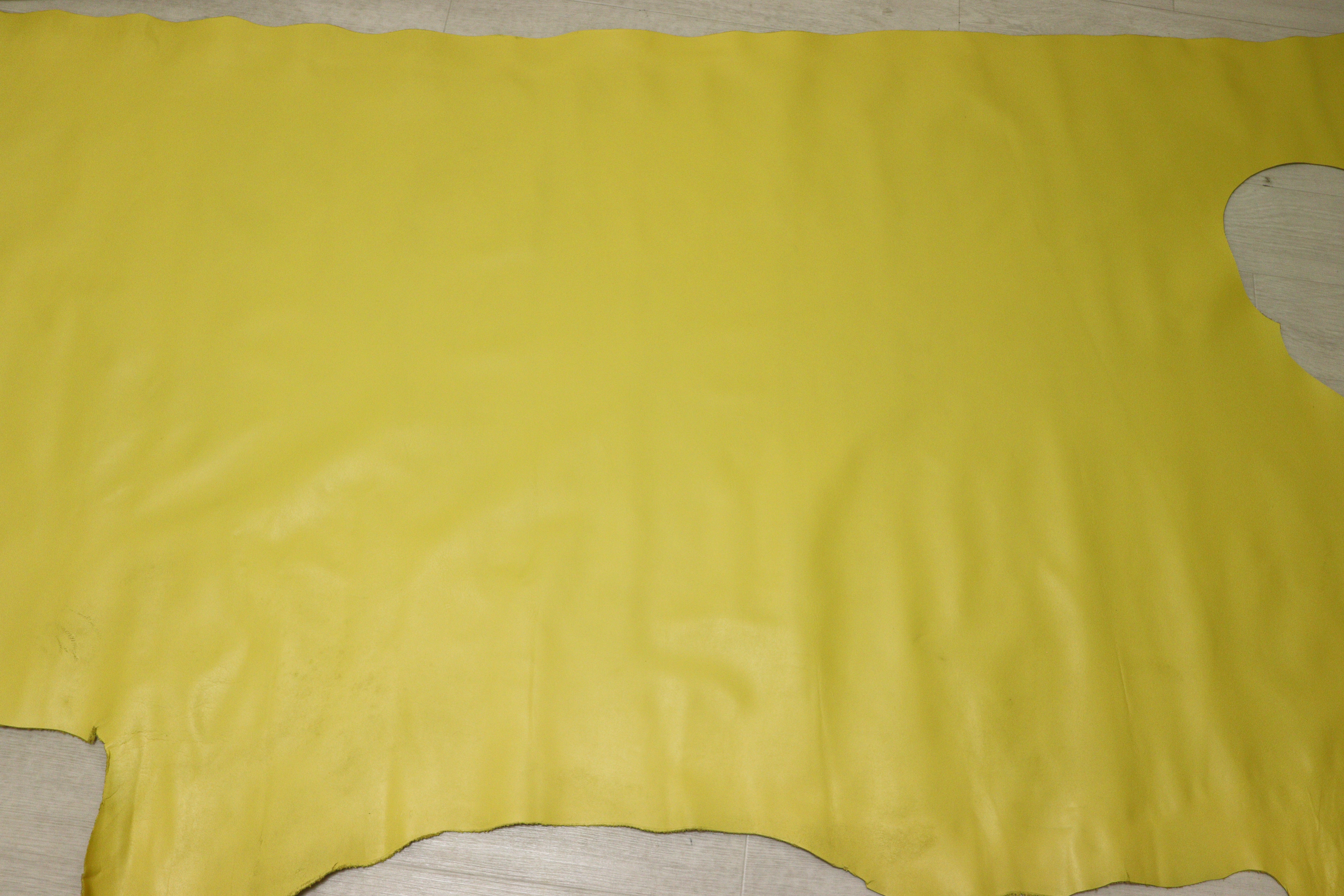 ds28円！新入荷！顔料仕上げ イエロー スムース加工 220ds – 【レザー