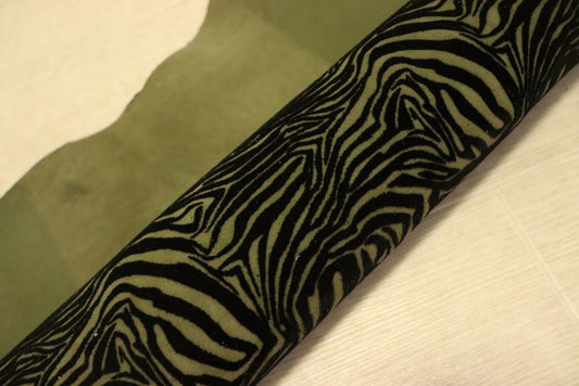 ds35円！新入荷！イタリアンレザー　フエルト調　グリーン　ヤギ　セブラ柄　42ds