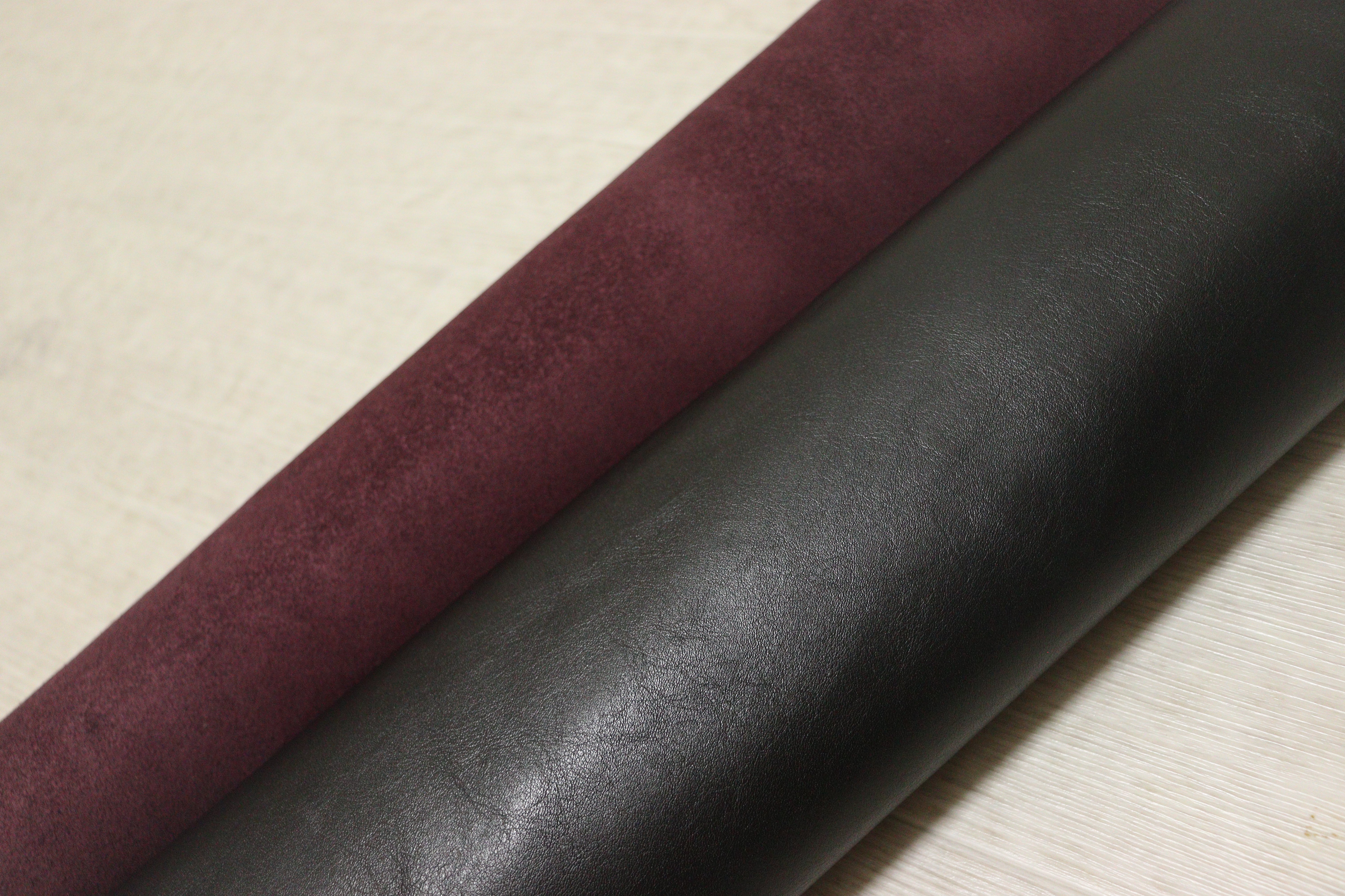 ds45円！新入荷！イタリアンレザー ボルドーブラック スムース加工