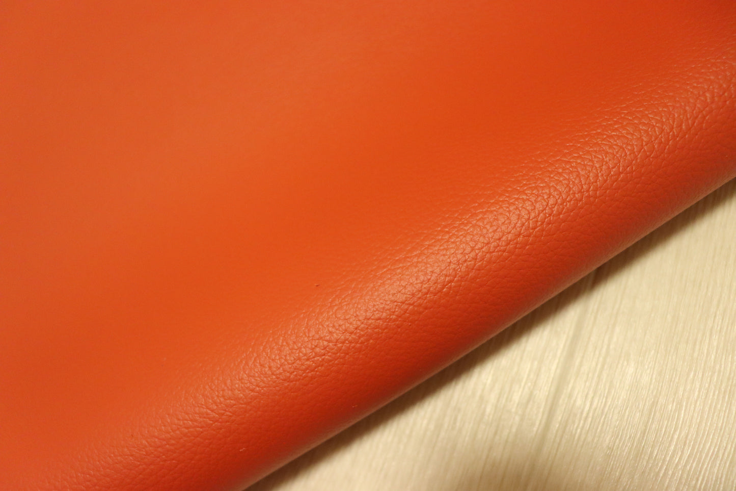ds28円！ 新入荷！姫路レザー キャロットオレンジ シボ型押し 220ds