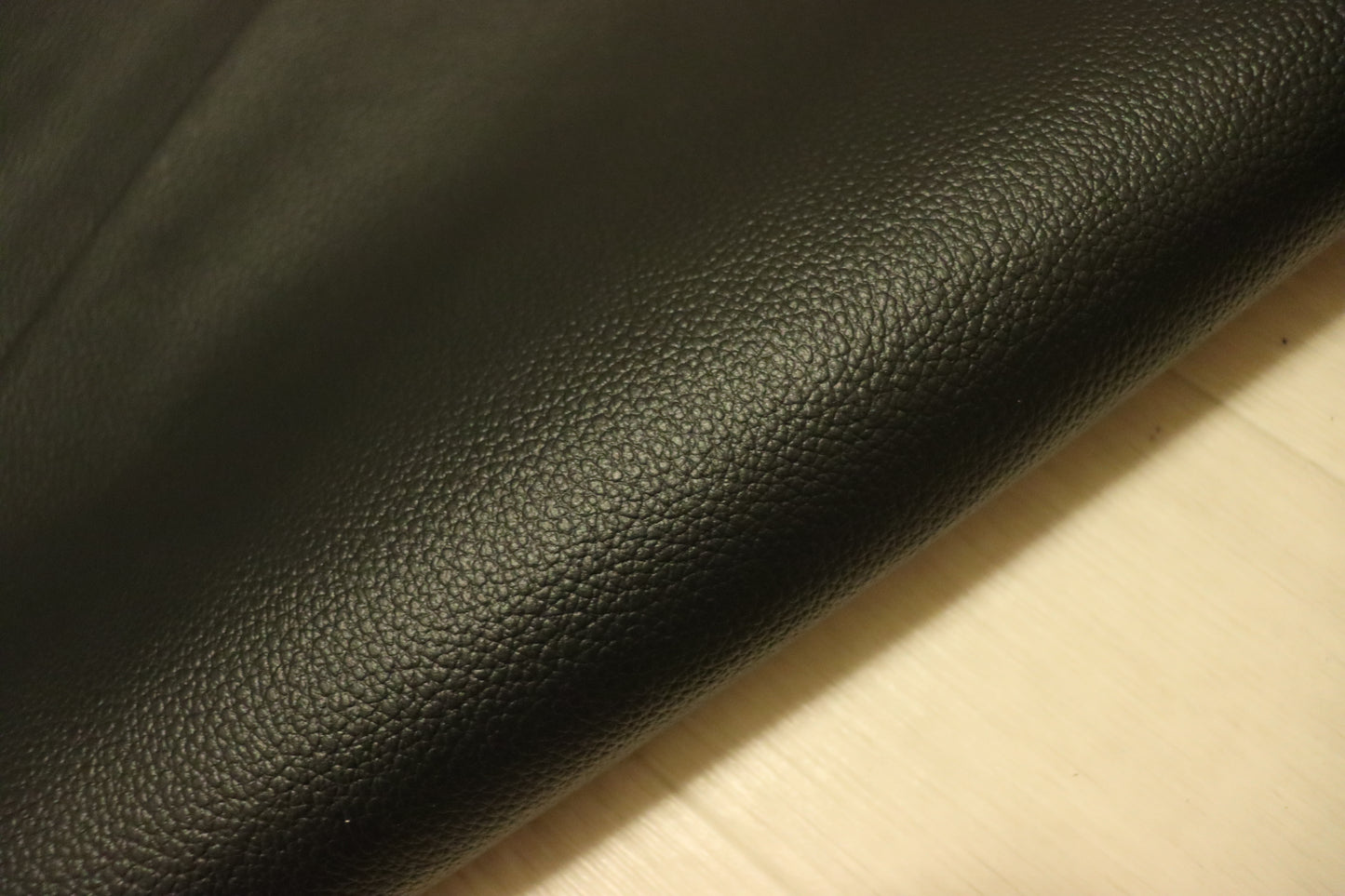 ds25円新入荷！姫路レザー　ブラック　シボ型押し　200ds