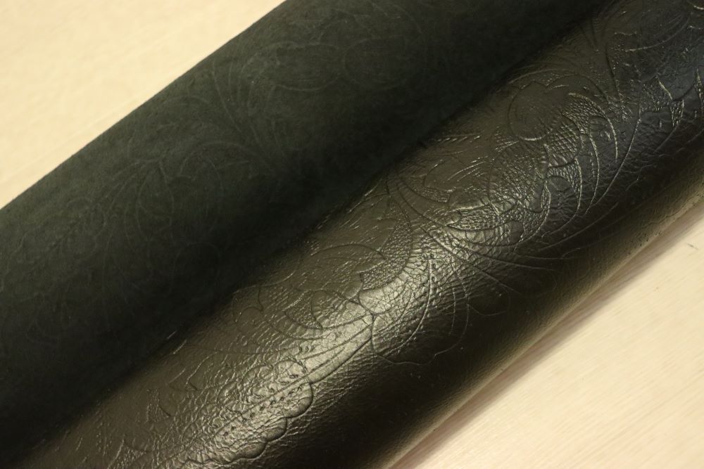 ds30円！新入荷！イタリアンレザー　フローラ　エンボス加工　ブラック　274ds