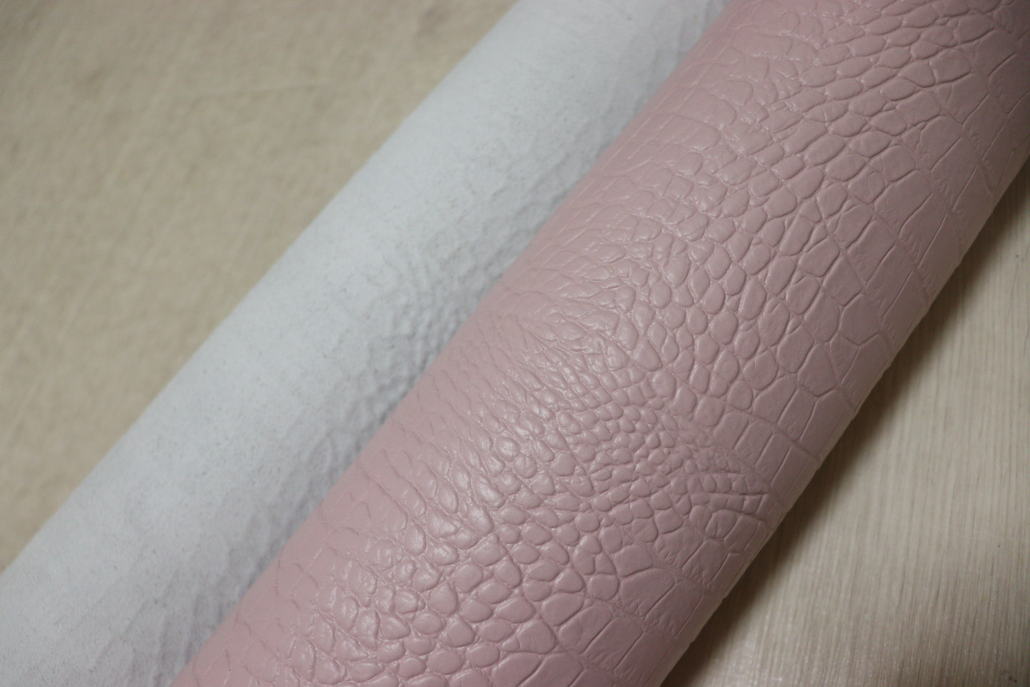 ds28円！新入荷！顔料仕上げ　ベビーピンク　クロコ型押し　 240ds