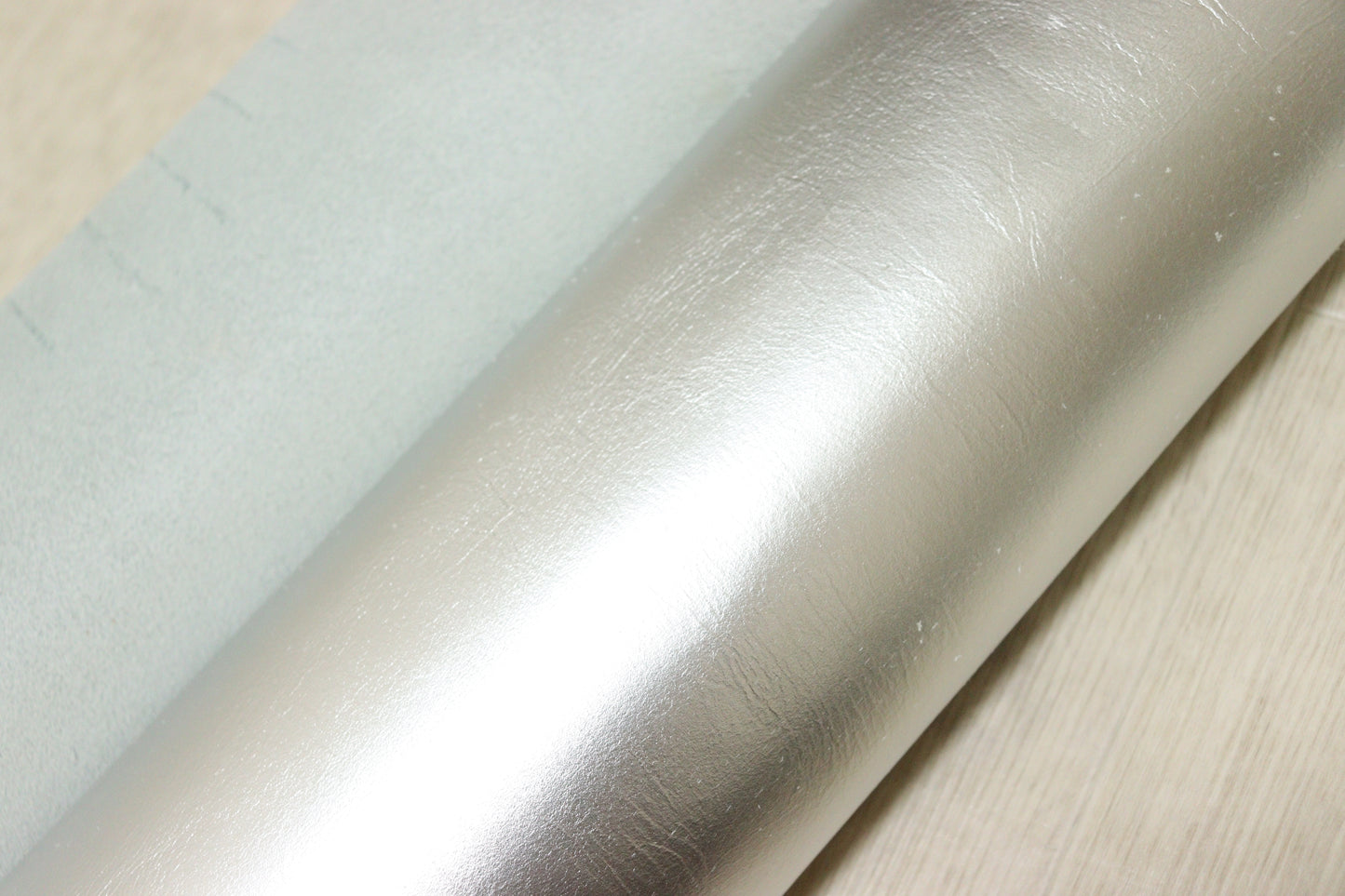 ds25円！新入荷！姫路レザー　クラッキング　箔貼り加工　シルバー　208ds