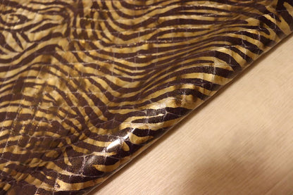 ds30円！新入荷！イタリアンレザー　エナメル　セブラ調プリント72ds