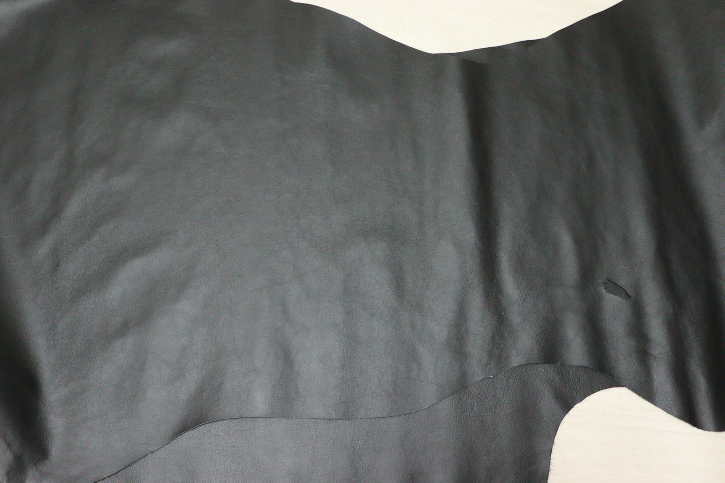 ds28円！新入荷！姫路レザー　ブラック　バッファロー型押し　198ds