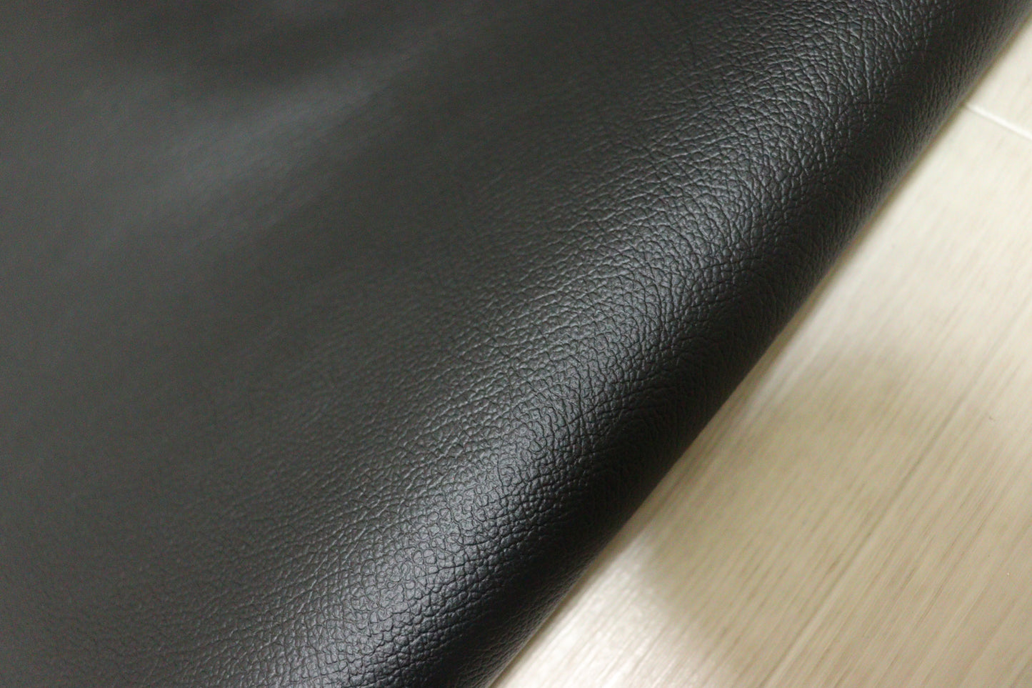 ds28円！新入荷！姫路レザー　ブラック　バッファロー型押し　198ds