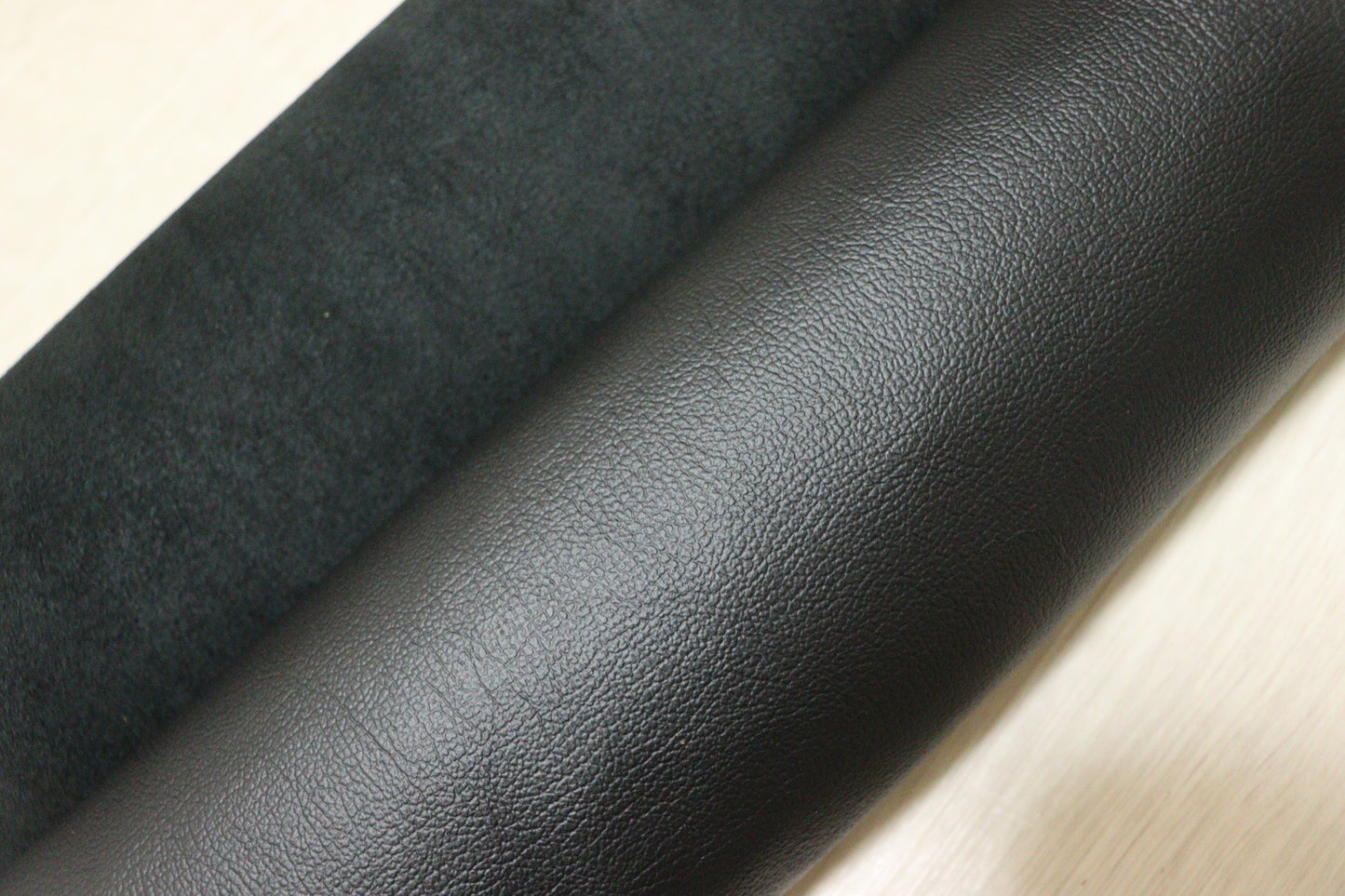 ds28円！新入荷！姫路レザー　ブラック　バッファロー型押し　200ds