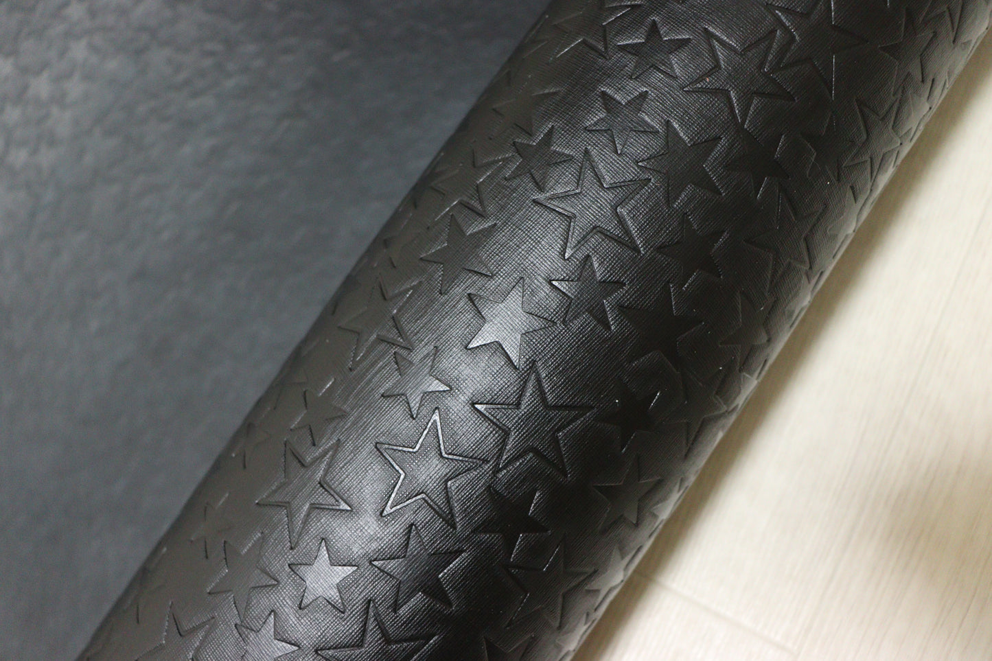 ds28円！新入荷！顔料仕上げ　ブラック　スター型押し　220ds