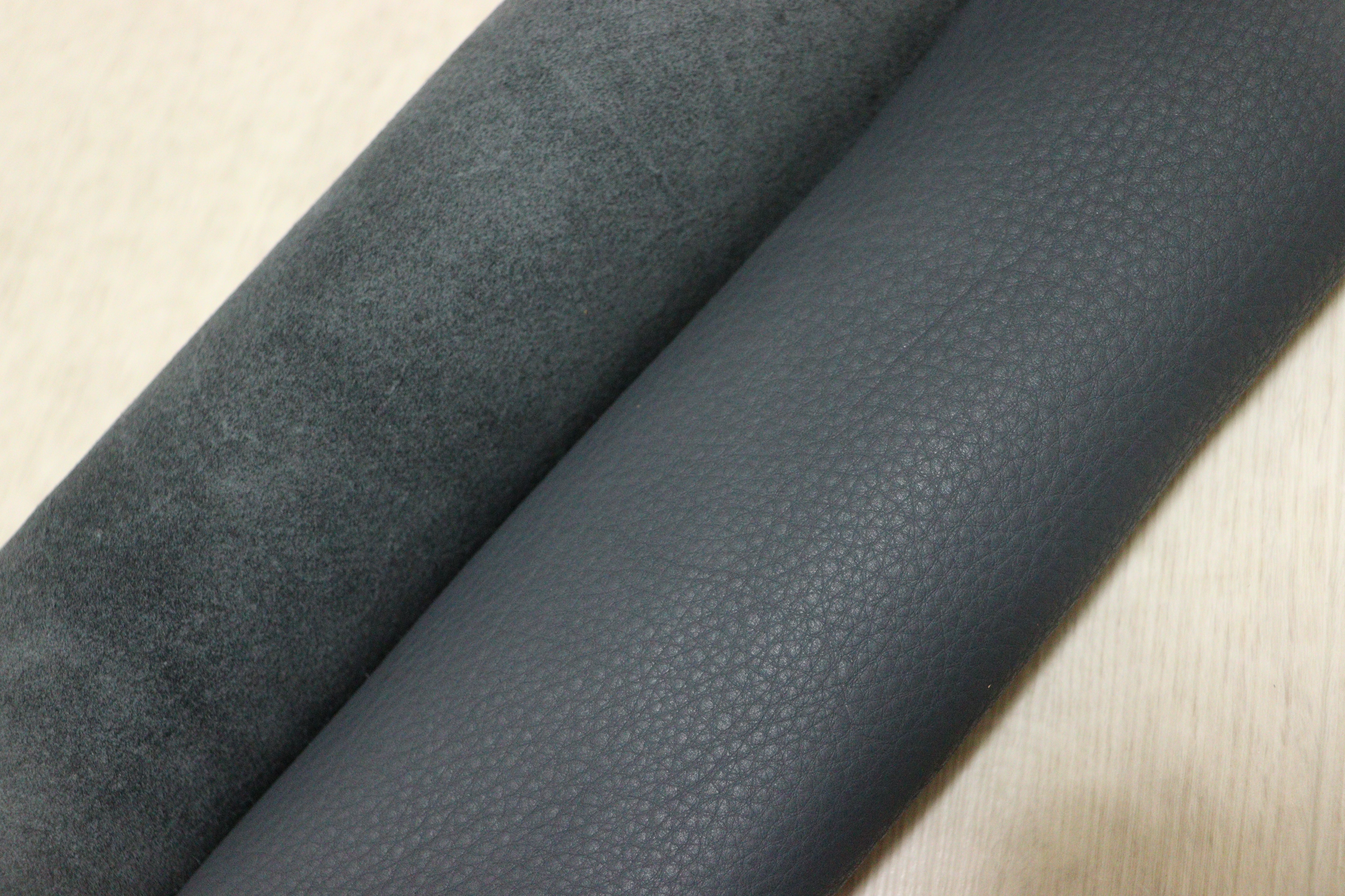 ds30円！新入荷！イタリアンレザー ネイビー シュリンク加工 280ds