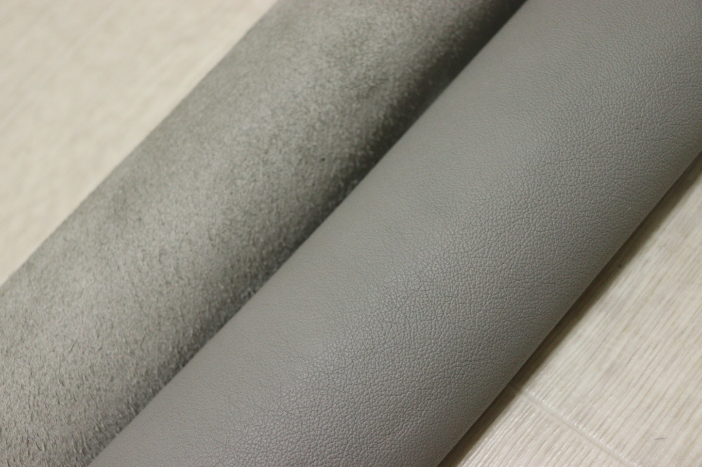 ds28円！[ライトグレー]新入荷 イタリアンレザー 牛革 クロム革 弱シュリンク加工 253ds