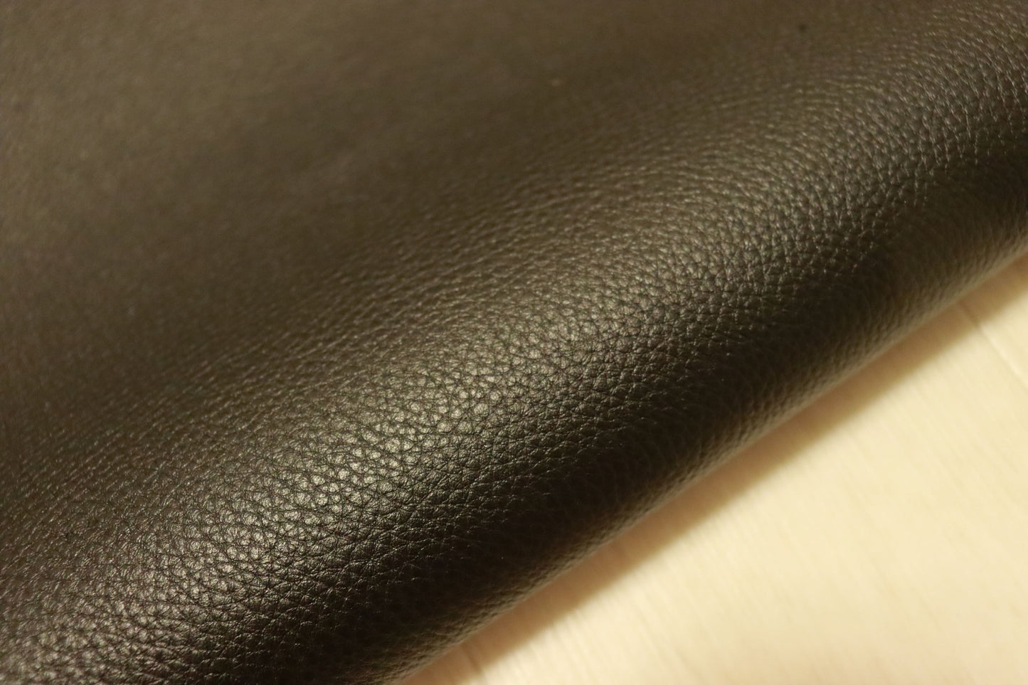 ds72円！新入荷！上質！ショルダー シュリンクシボ ブラック ヌメ革　154ds