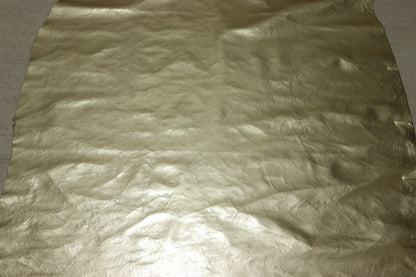 ds28円！新入荷！シャンパンゴールド　スネーク箔貼り　豚革　135ds