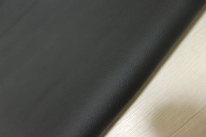ds28円！新入荷！イタリアンレザー　顔料仕上げ　シボ型押し　ブラック　243ds
