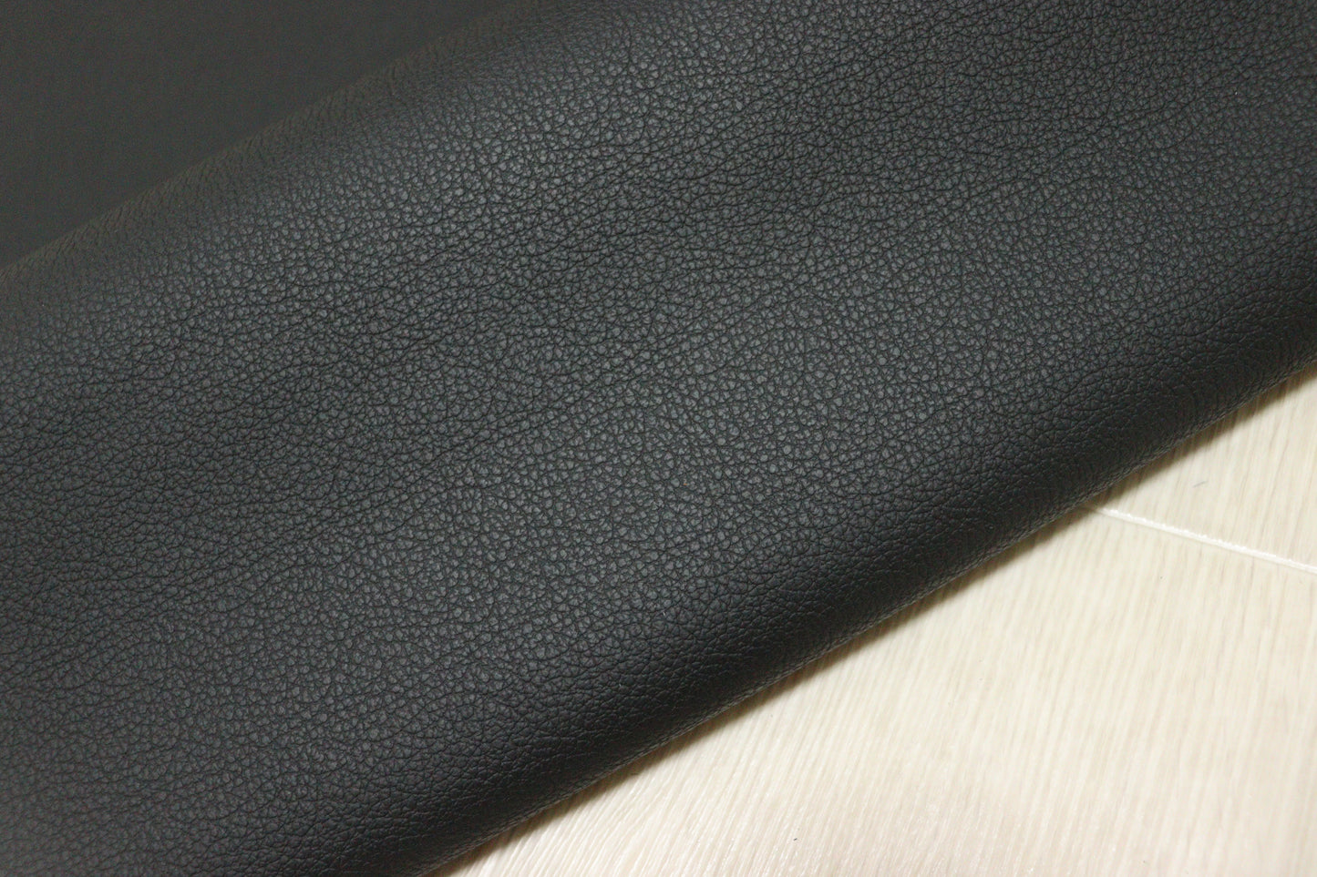 ds28円！新入荷！イタリアンレザー　シュリンク加工　ブラック　280ds