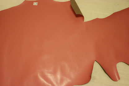 ds25円！新入荷!特殊加工 ヌメ革 ピンクフィルム貼り　244ds