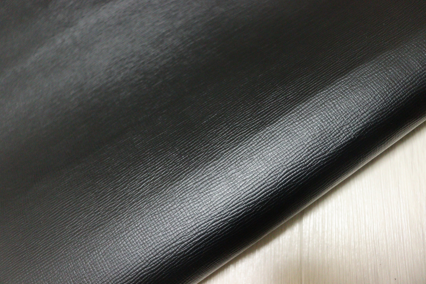 ds28円！新入荷！顔料仕上げ　角シボ型押し　ブラック　230ds