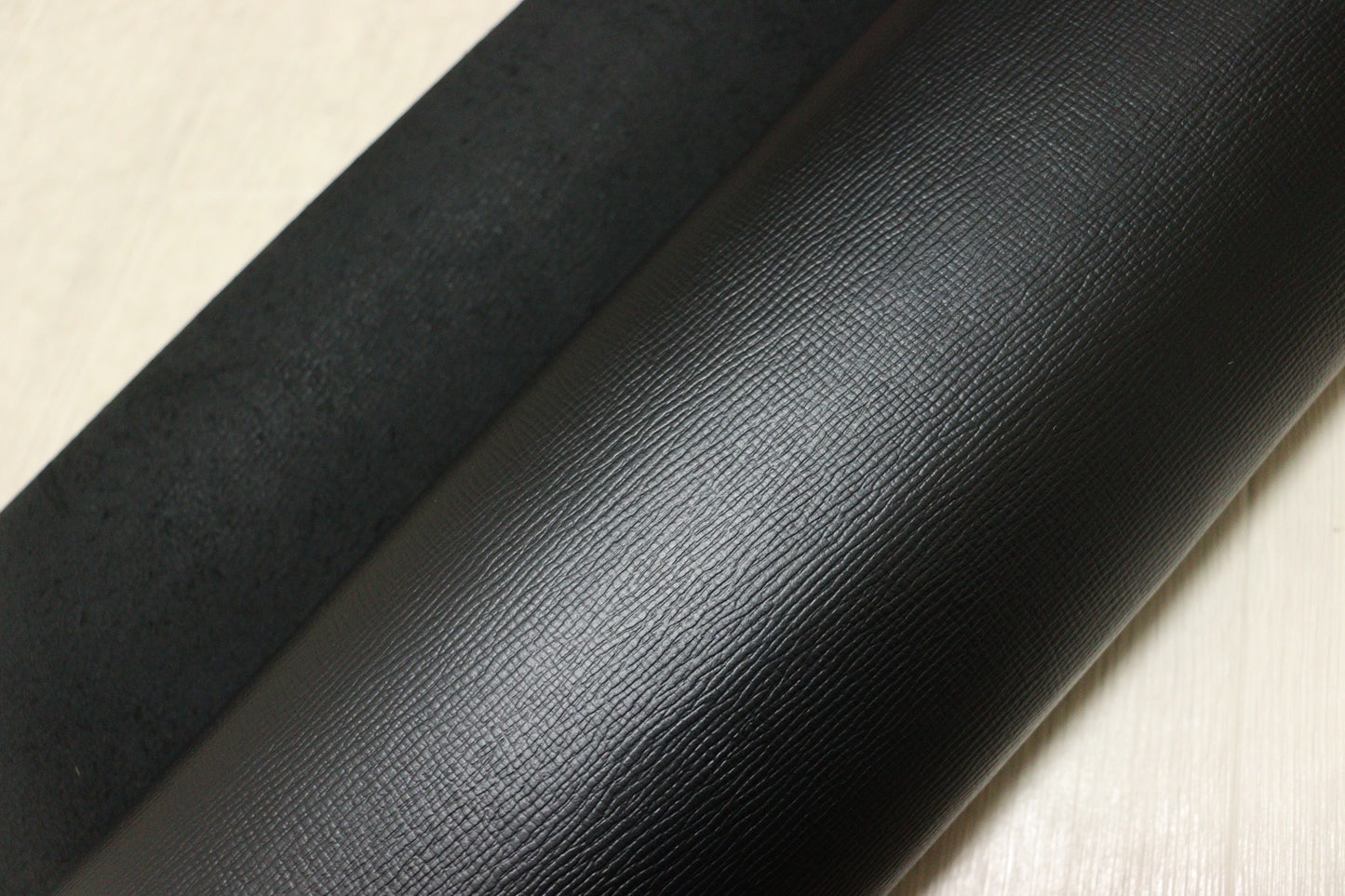 ds28円！新入荷！顔料仕上げ　角シボ型押し　ブラック　208ds