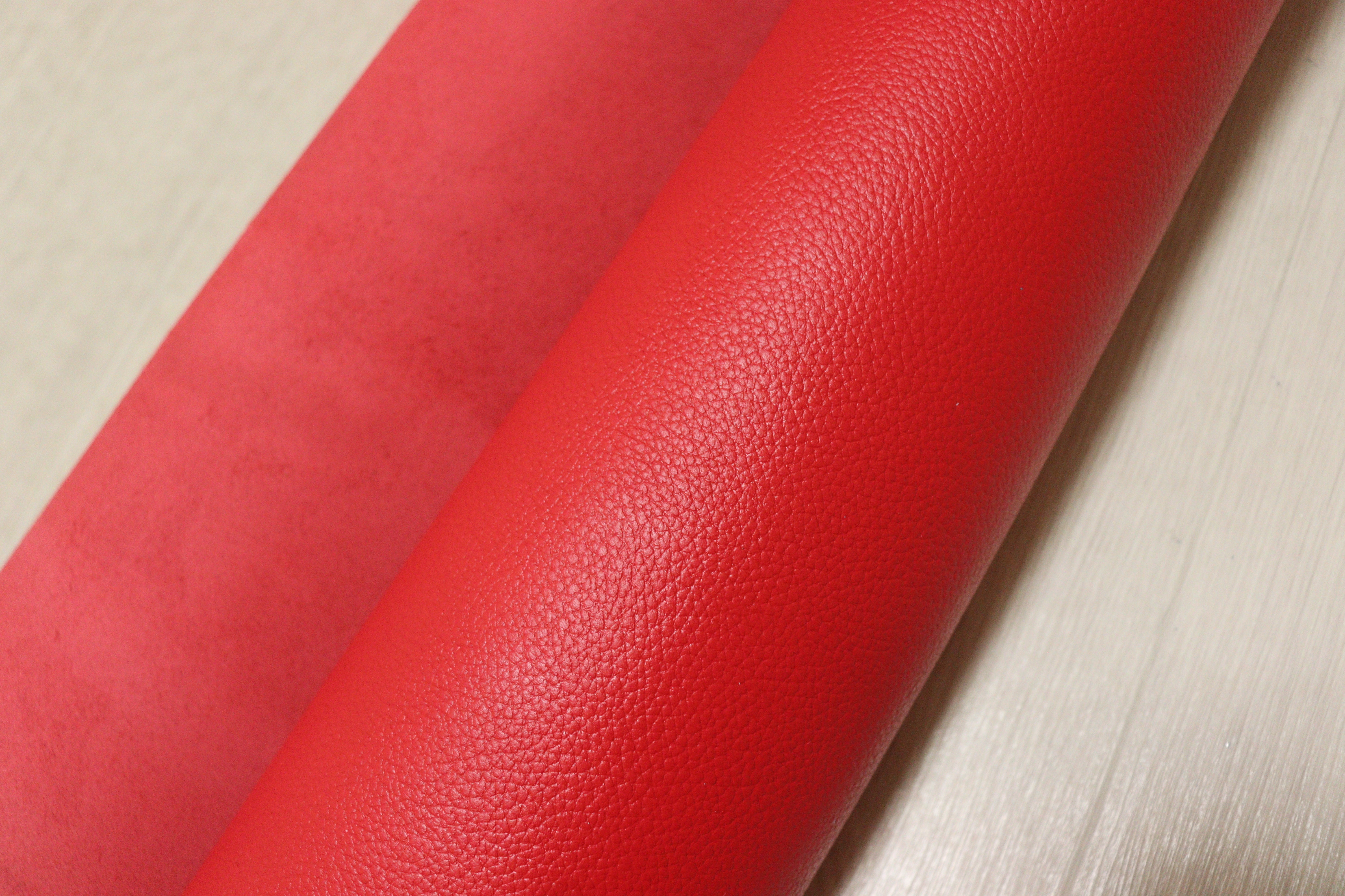 ds25円！新入荷！訳あり 顔料仕上げ レッド シボ型押し 200ds