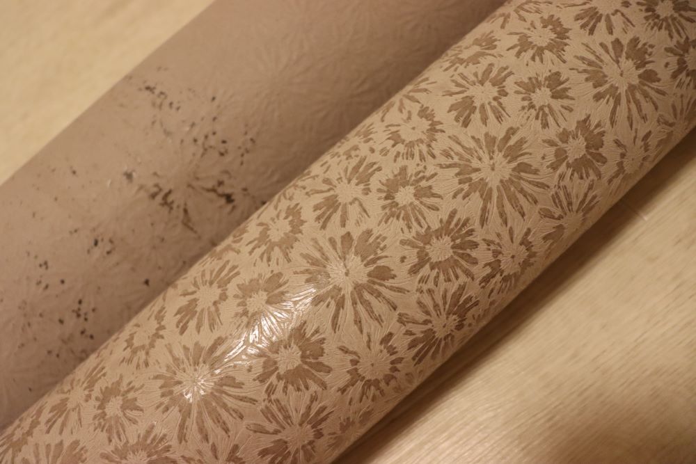 ds30円！新入荷！イタリアンレザー　グレー　花柄型押し　82ds