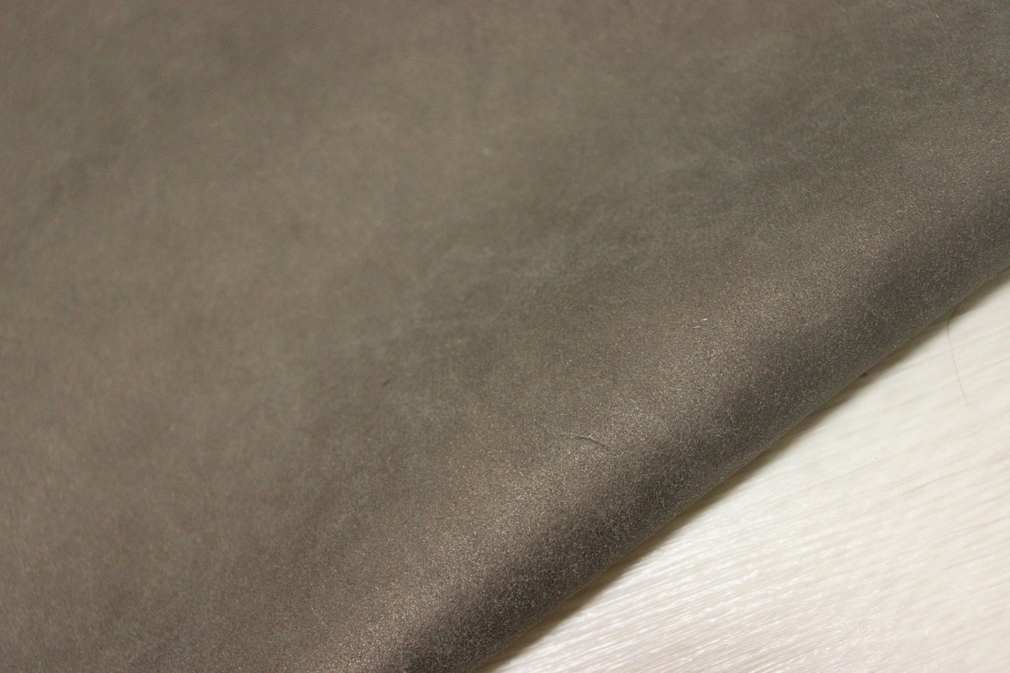 ds25円！新入荷！イタリアンレザー　ベロア　ブロンズ系　118ds