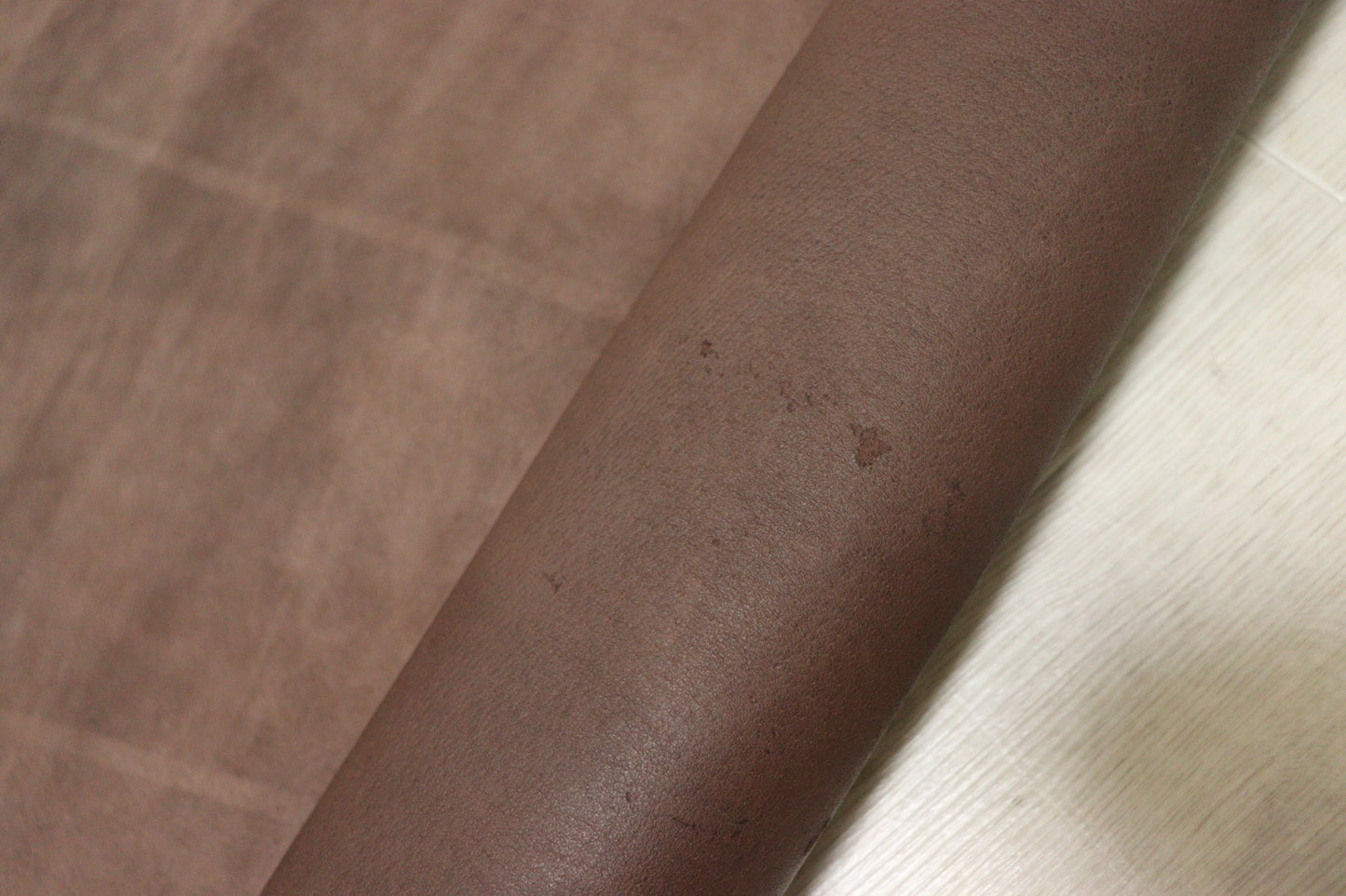 ds25円！新入荷！訳あり　ココアブラウン　豚革　スムース加工　140ds