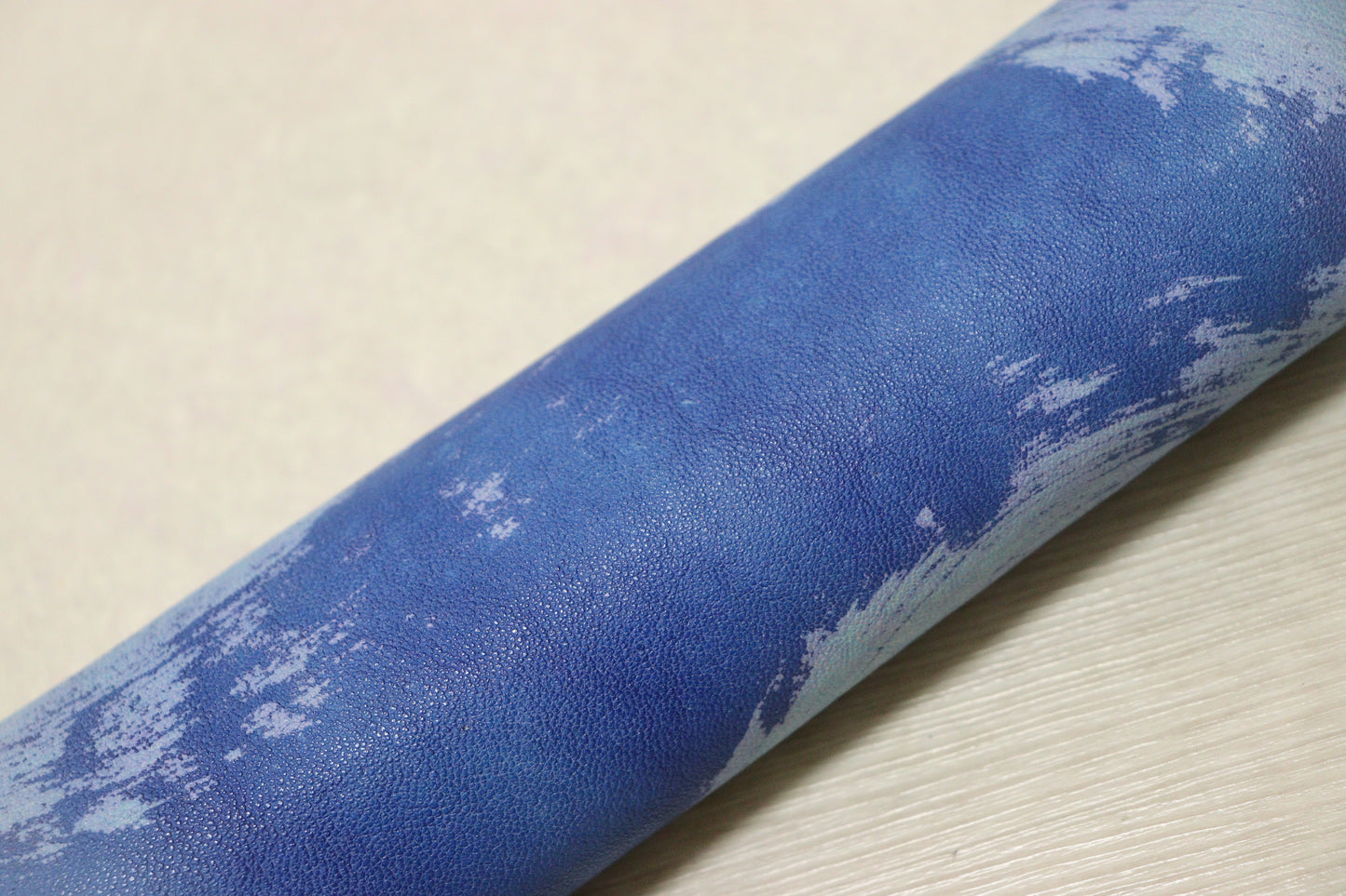 ds35円！新入荷！イタリアンレザー　ブルー　プリント加工　シープ　67ds