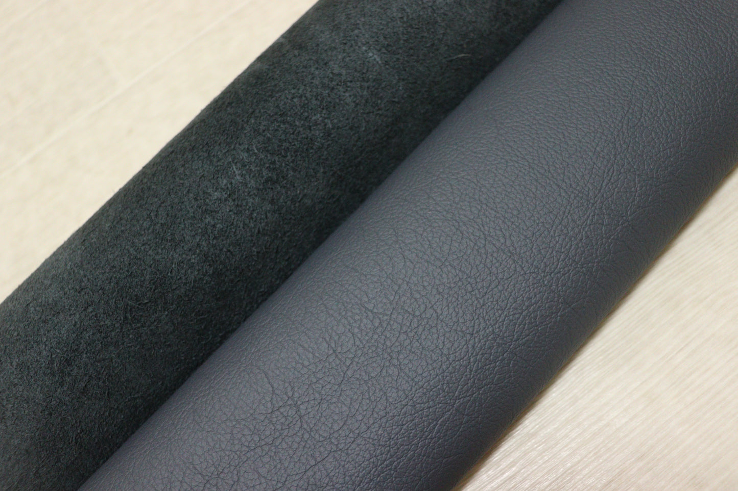 ds28円！新入荷！イタリアンレザー　ネイビー　シュリンク加工　258ds