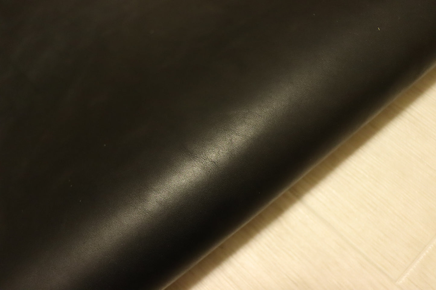ds75円！新入荷！上質！イタリアンレザー　オイルヌメ　ブラック　ショルダー　109ds