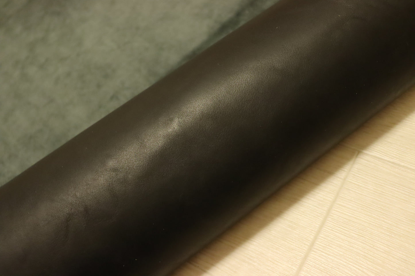 ds75円！新入荷！上質！イタリアンレザー　オイルヌメ　ブラック　ショルダー　109ds