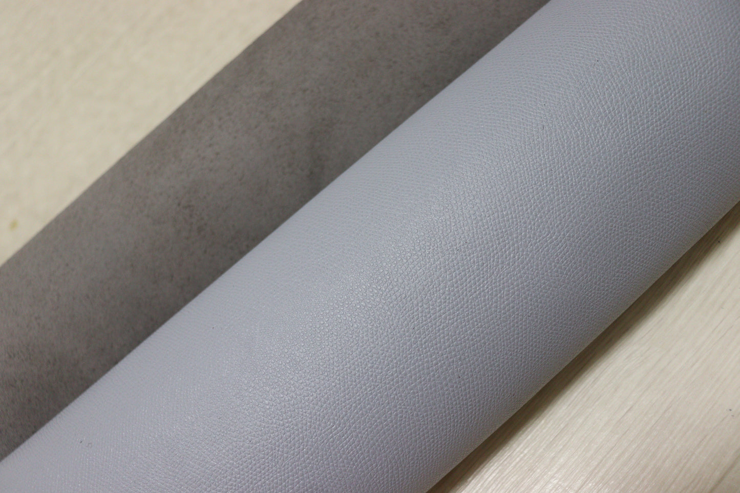 ds25円！新入荷！やや訳あり　顔料仕上げ　ウィステリア　シボ型押し　243ds