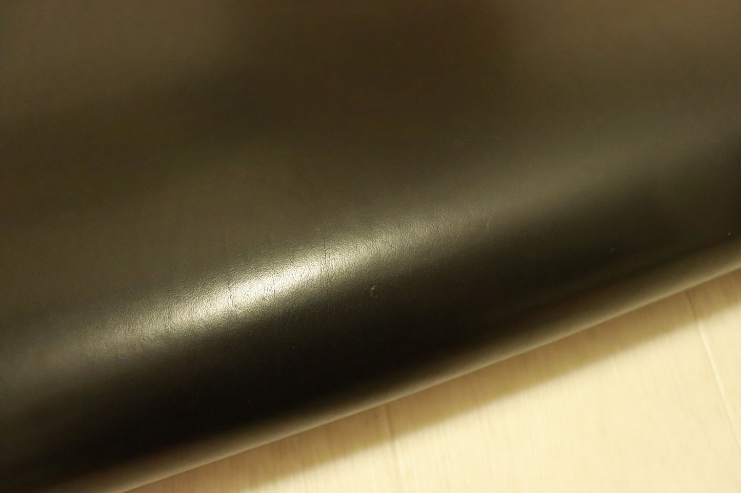 ds75円！新入荷！上質！イタリアンレザー　オイルヌメ　中艶ブラック　ショルダー　174ds