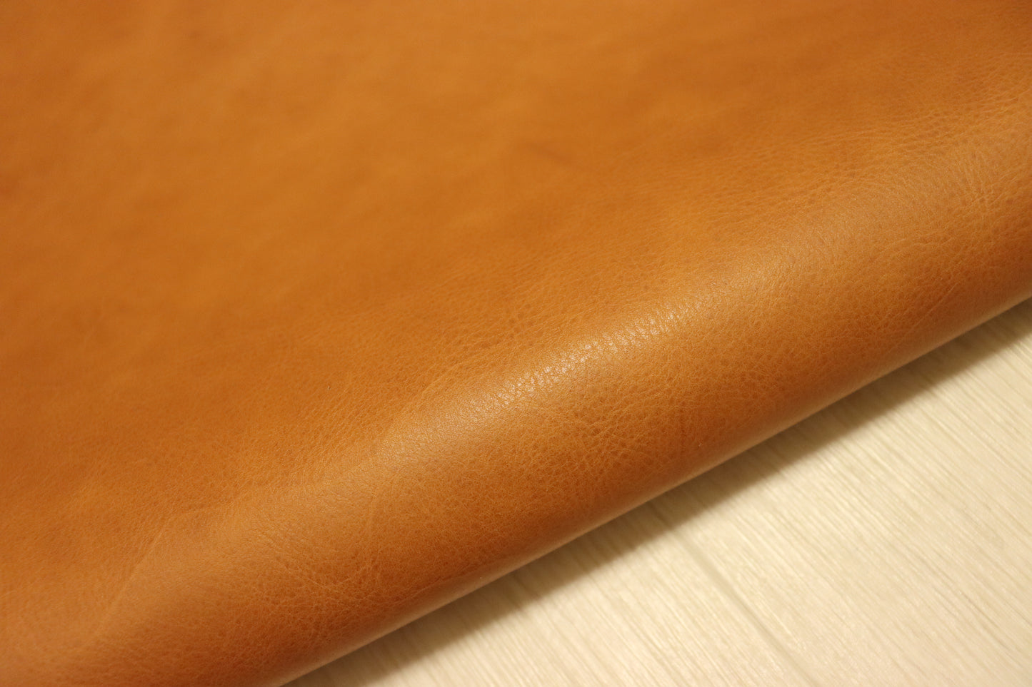 ds75円！新入荷！ITAPEL　オイルヌメ 　ショルダー　キャメル　142ds