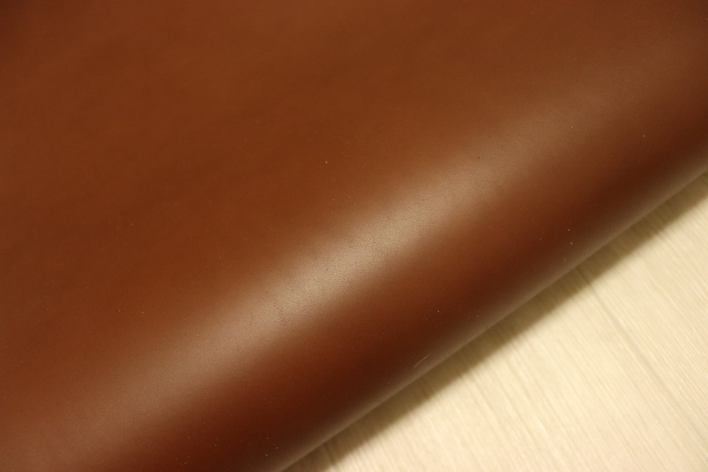 ds75円！新入荷！イタリアンレザー　上質　オイルヌメ ショルダー　チョコブラウン　155ds