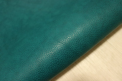 ds75円！新入荷!モチモチ　ダコタシュリンク加工　ピーコックブルー　ショルダーヌメ　150ds