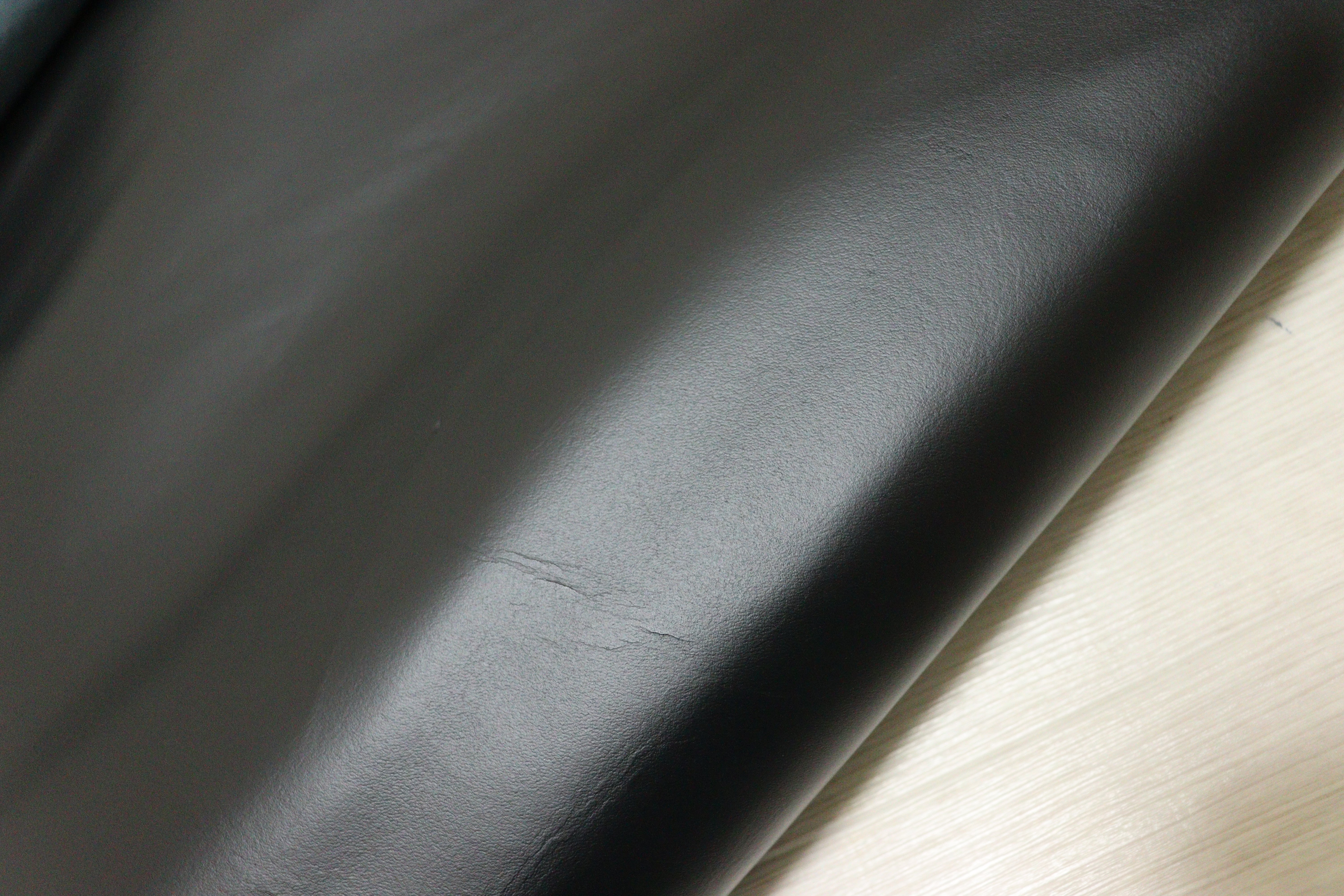 ds28円！新入荷！顔料仕上げ ブラック スムース加工 200ds – 【レザー