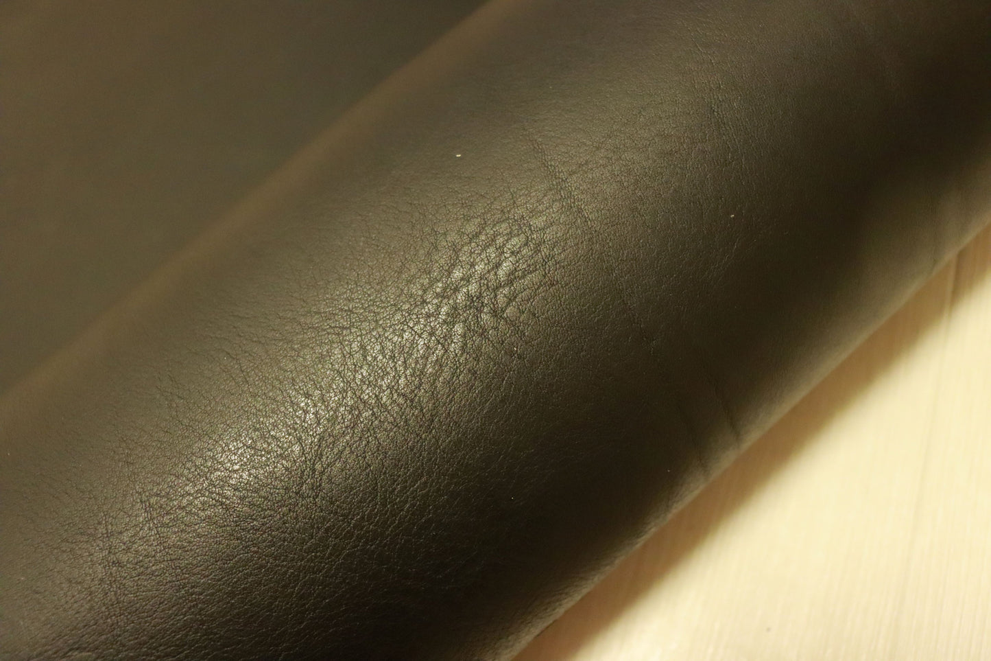 ds75円！新入荷！上質！極厚　オイルヌメ　ショルダー　ブラック　126ds