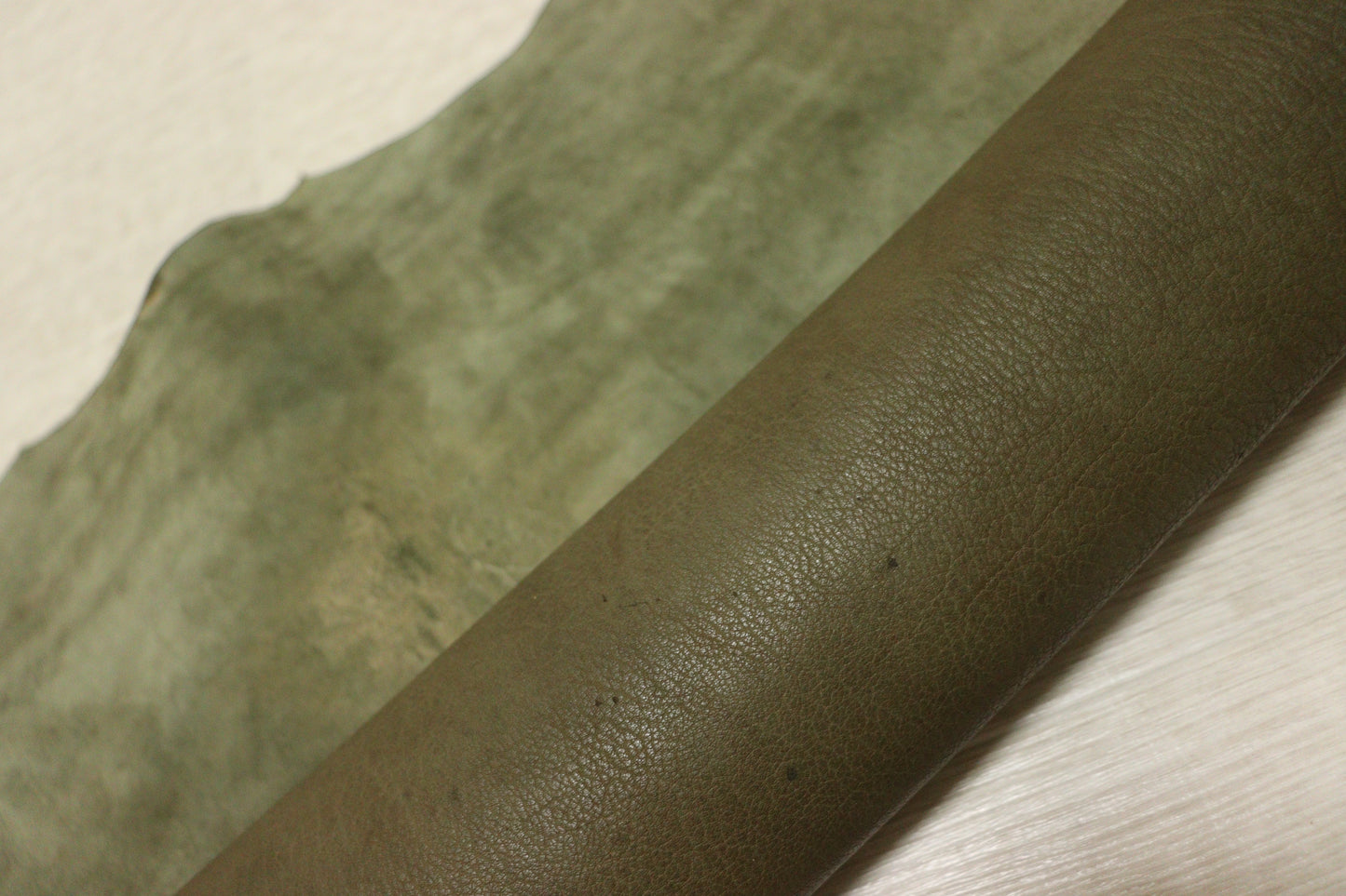 ds25円！新入荷！訳あり　カーキ　バッファロー　ヌメ革　144ds