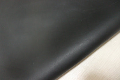 ds68円！イタリアンレザー　オイルヌメ　ショルダー　スムース加工　ブラック　147ds