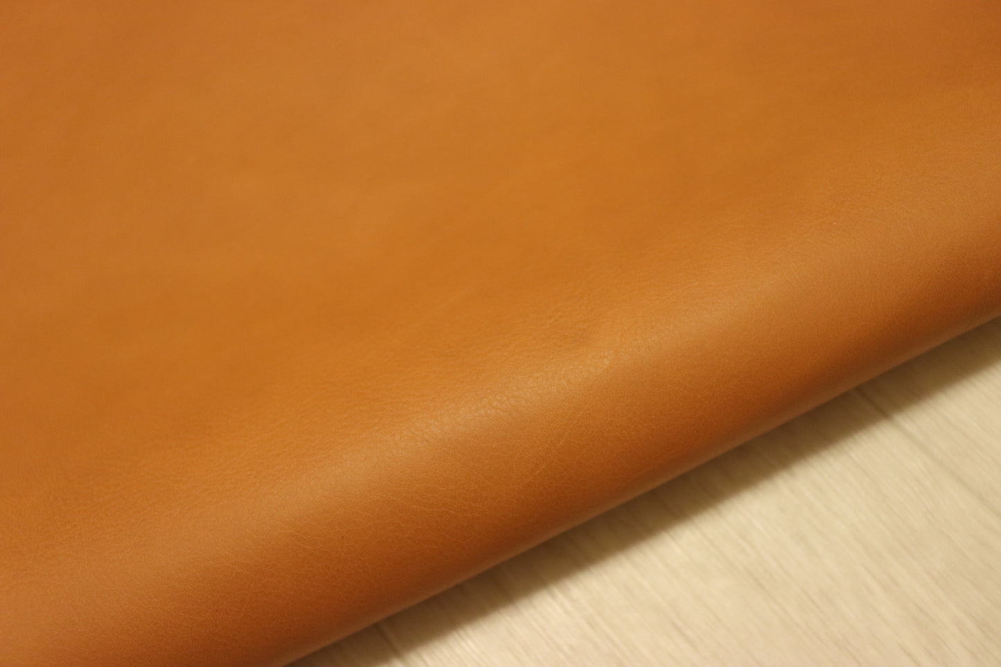 ds75円！新入荷！上質　オイルヌメ　キャメル　ショルダー　スムース加工　157ds
