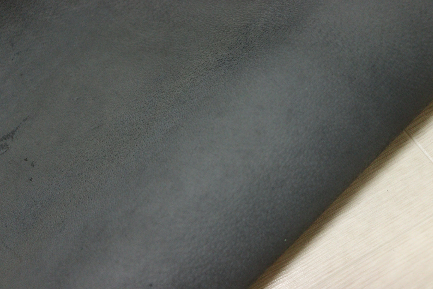 ds28円！新入荷！ダークグレー　豚革　ヌメ革　120ds