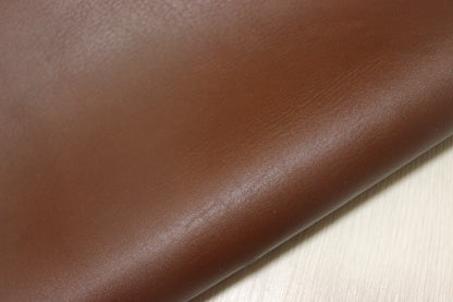 ds50円！イタリアンレザー　スムース加工　ヌメ革　アンバーブラウン　150ds