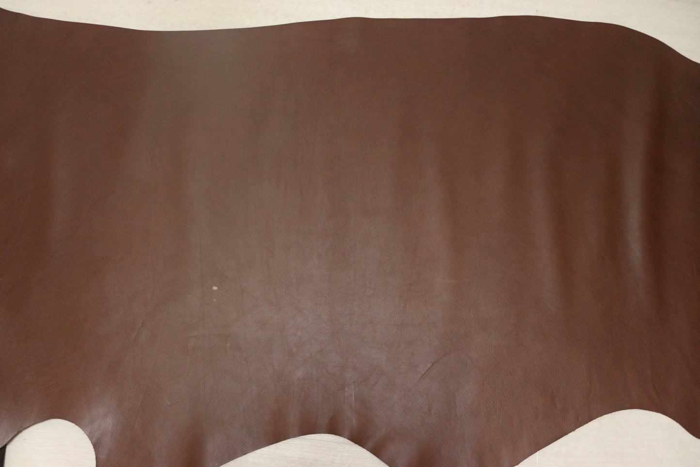 ds50円！イタリアンレザー　スムース加工　ヌメ革　アンバーブラウン　162ds