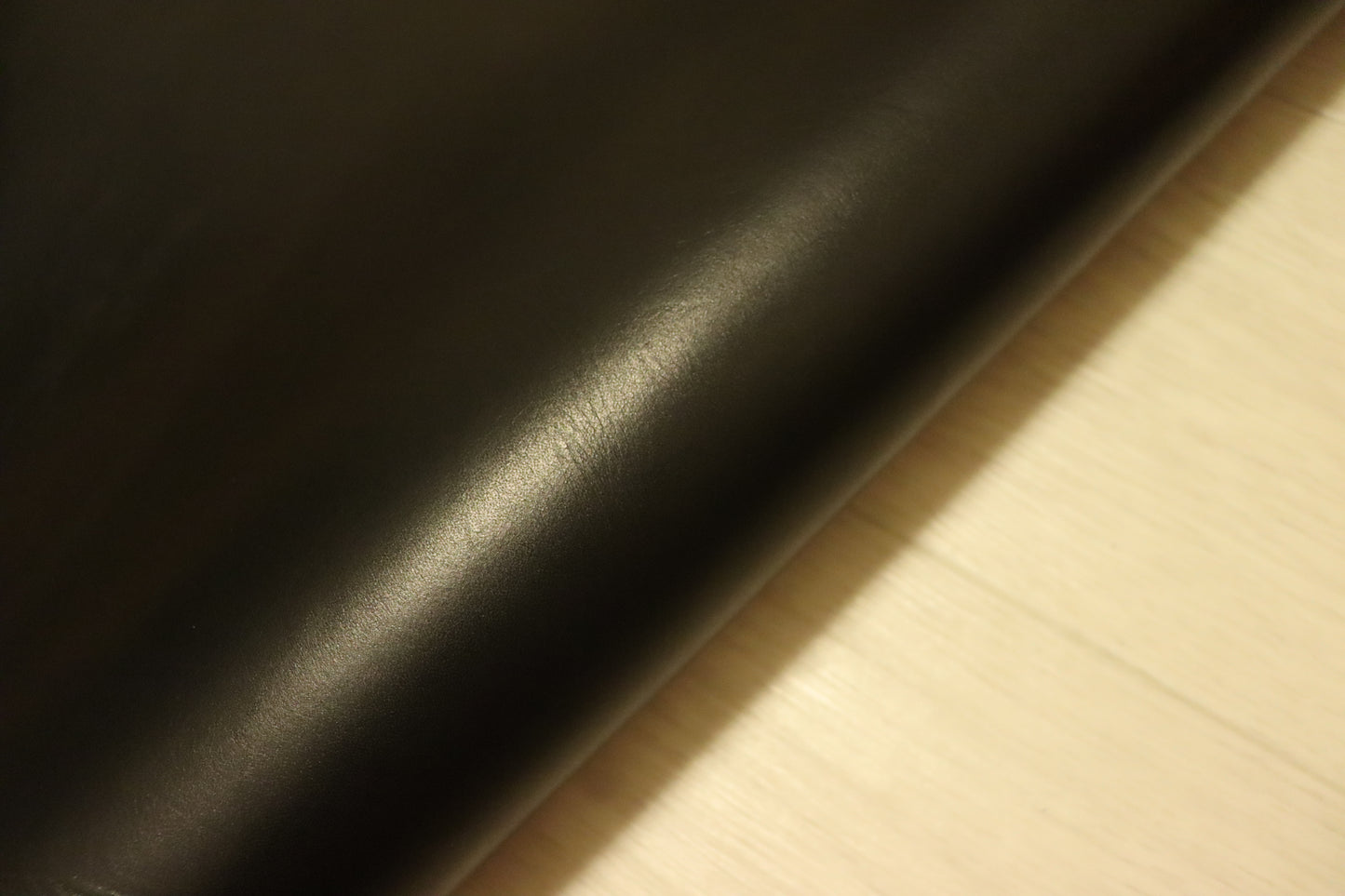 ds75円！新入荷!ITALPEL オイルヌメ　ブラック　ショルダー　142ds
