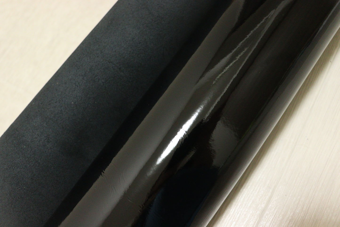 ds25円！新入荷！ブラック　エナメル　大きめハギレ　180ds