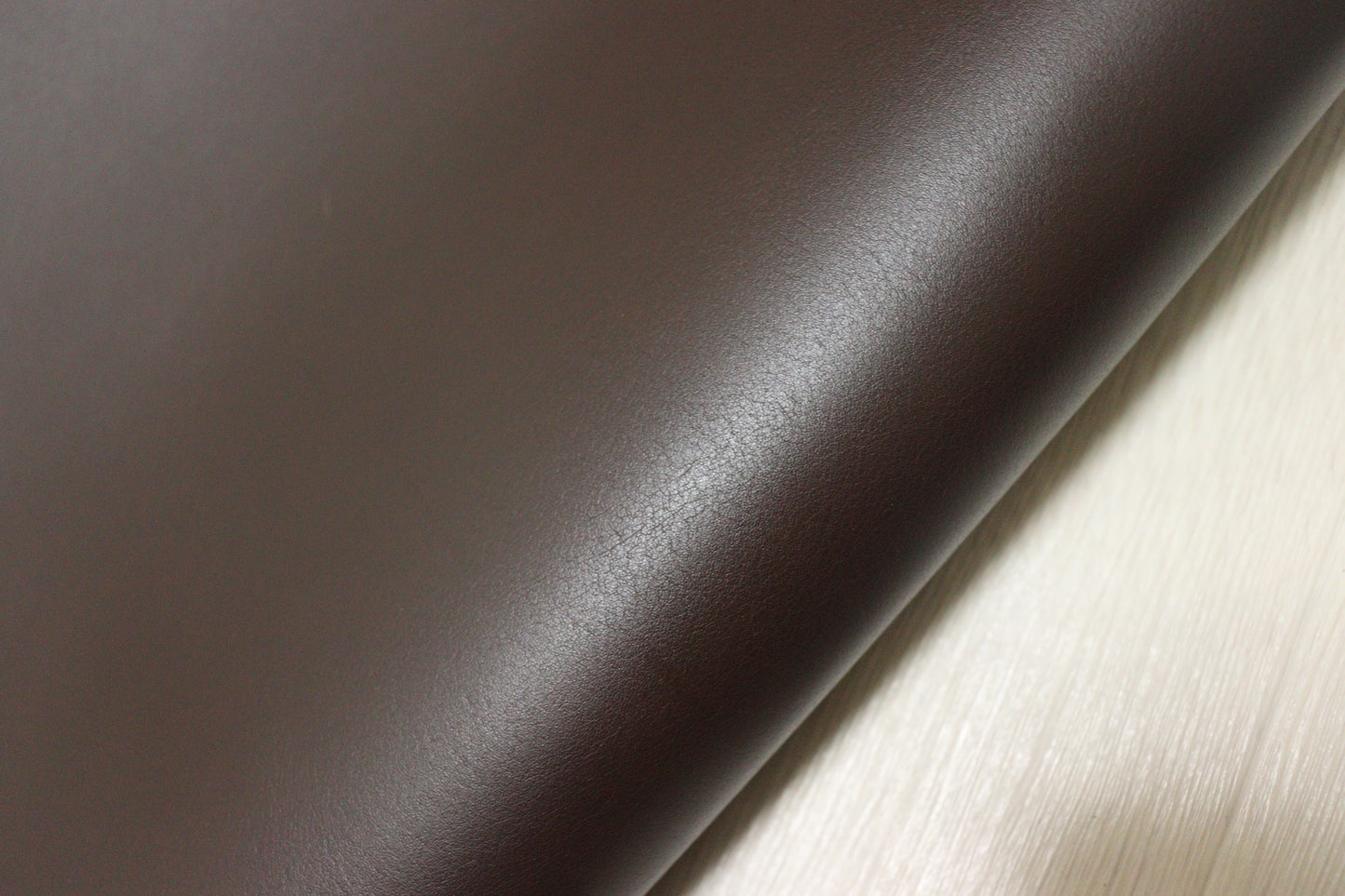 ds50円！イタリアンレザー　スムース加工　ヌメ革　ダークブラウン　150ds